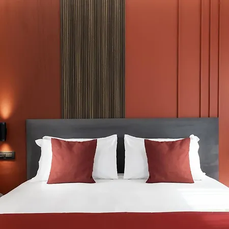 St Peter Twelve Bed & Breakfast 4*