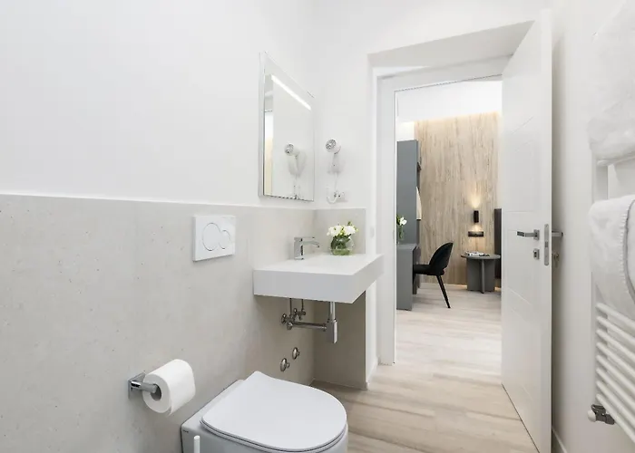 St Peter Twelve 4* Rome